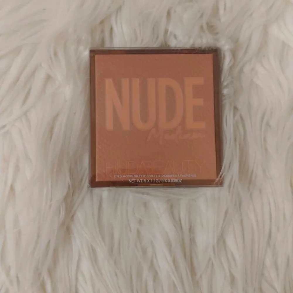 💖FIRM! NWT HUDA BEAUTY MEDIUM NUDE OBSESSIONS EYESHADOW PALETTE